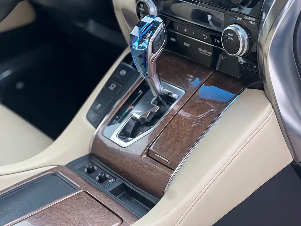 Alphard 3.5 L Distinguished