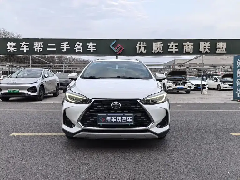Toyota YARiS L Zhixuan 1.5 L CVT Leading