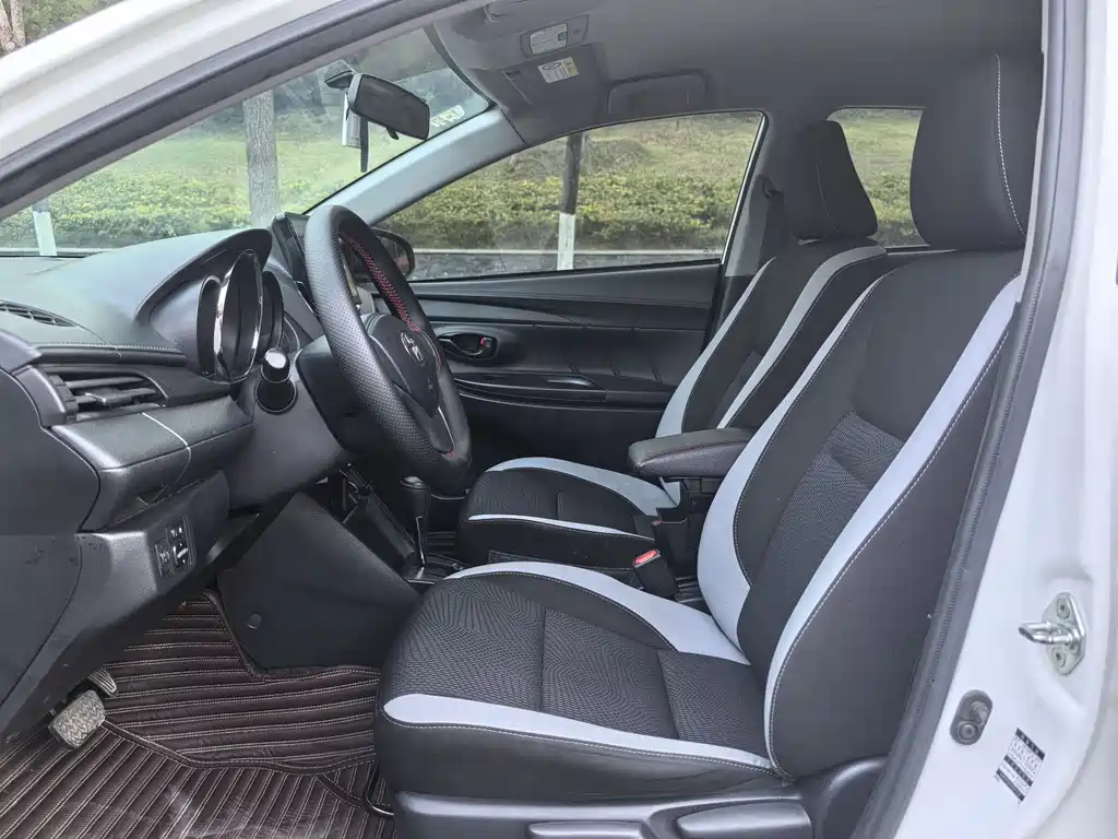 YARiS L Zhixuan 1.5 L CVT Leading