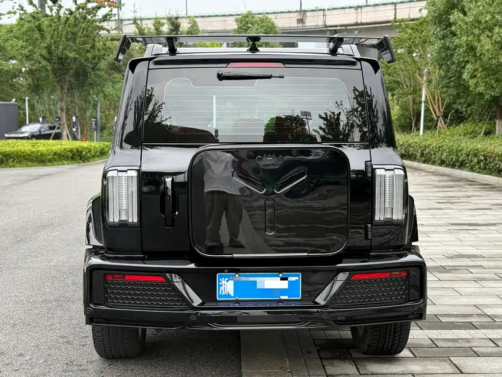 Tank 300 Co-Creation 2.0 T Cyber Knight