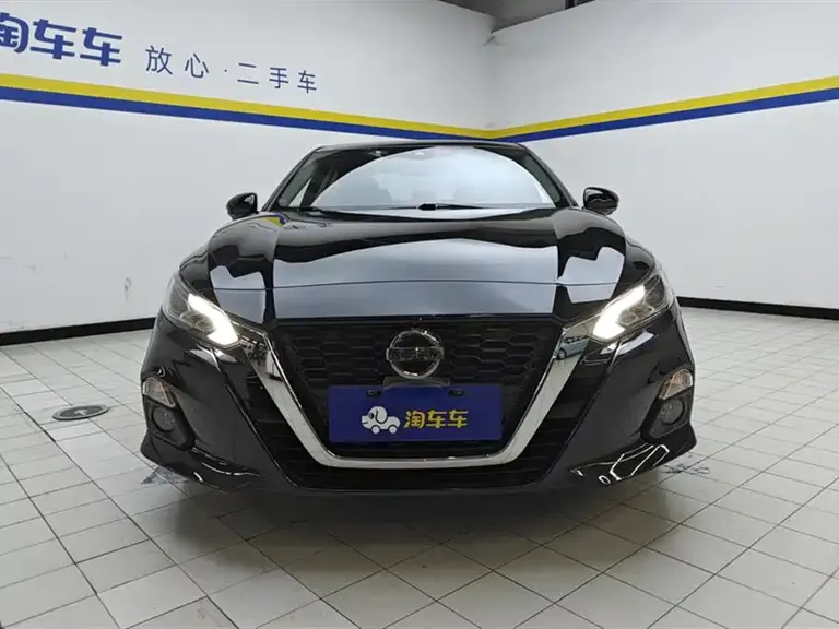 Nissan Teana 2.0 L XL Upper AD1 Smart Travel Navigator