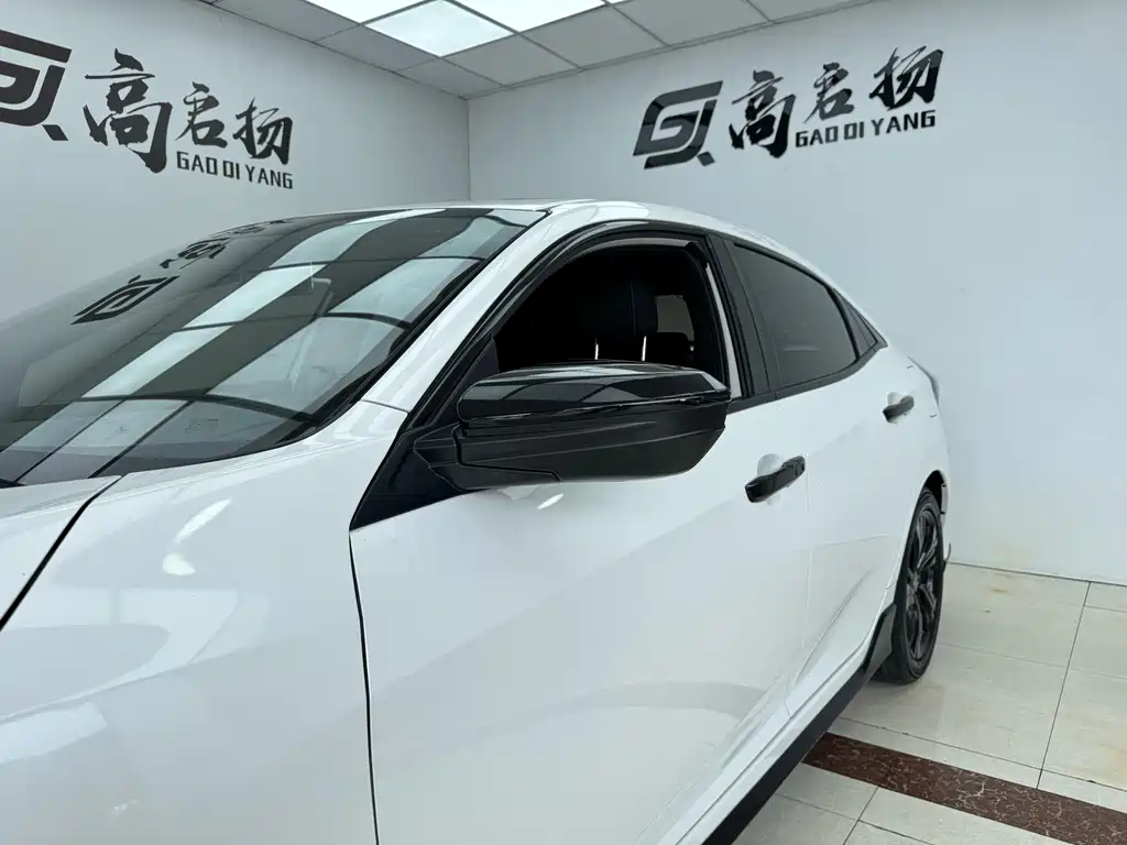 Civic HATCHBACK 220 TURBO CVT Trend Cool Control