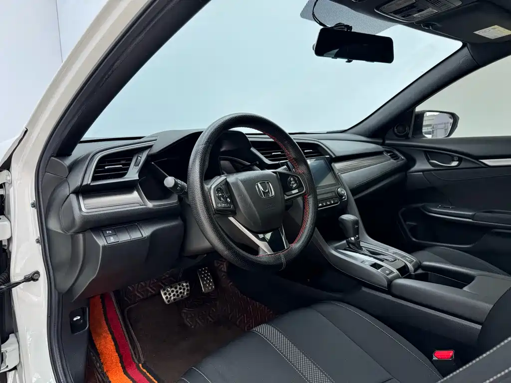 Civic HATCHBACK 220 TURBO CVT Trend Cool Control