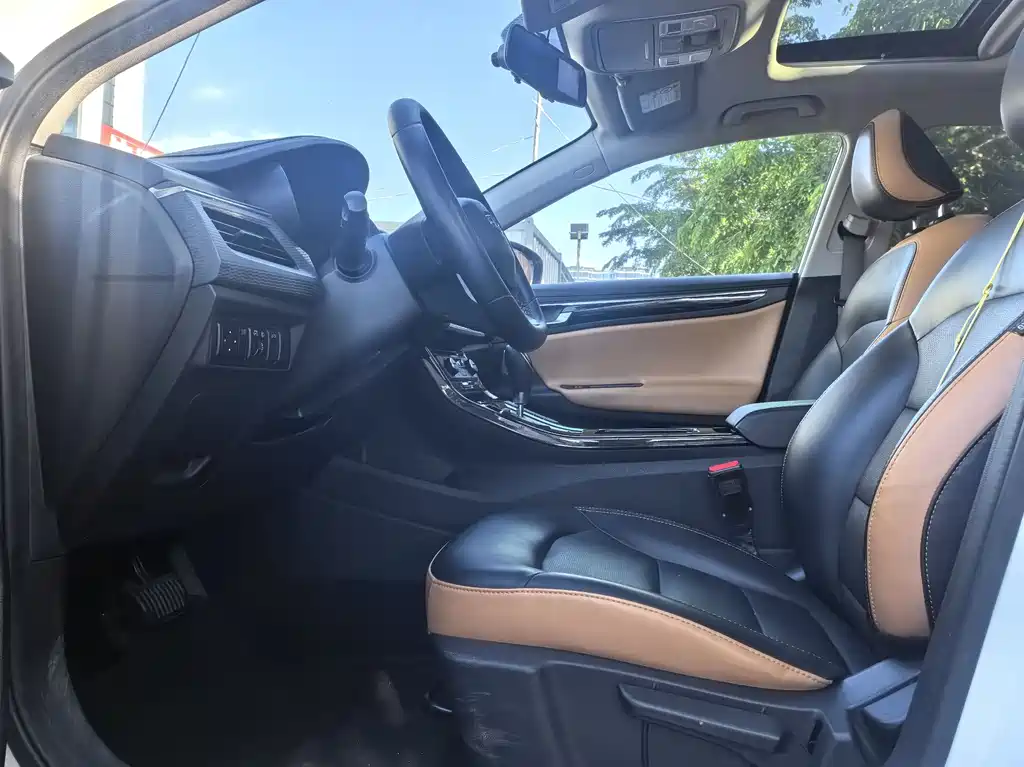 Emgrand GL 1.4 T CVT Luxury