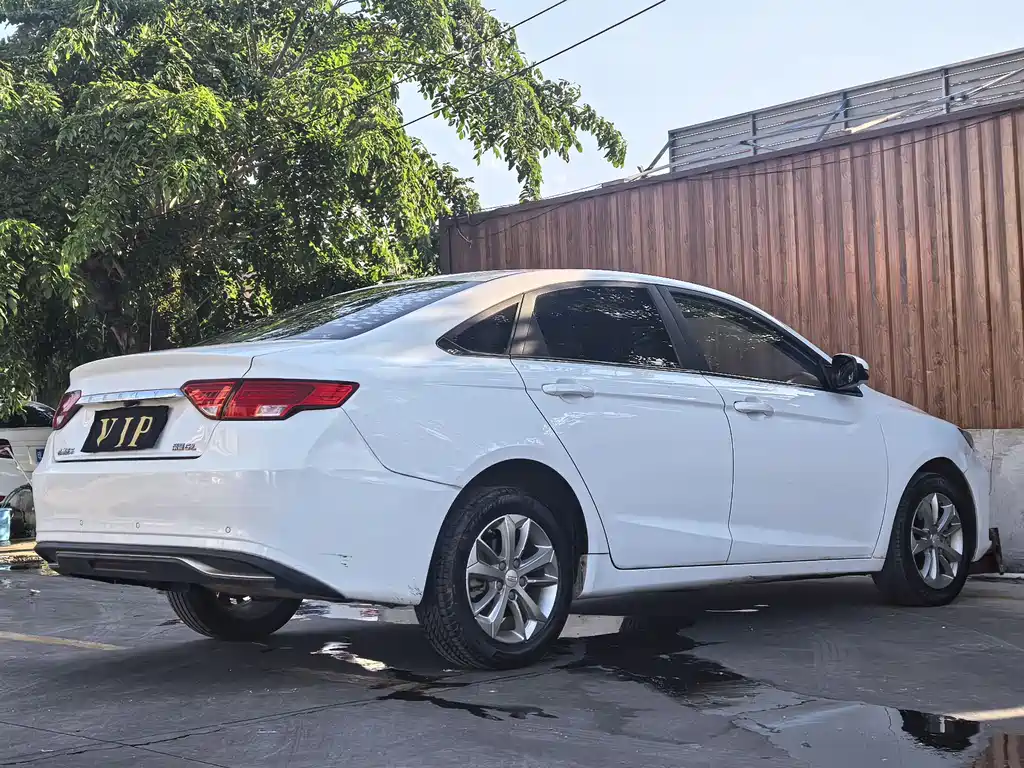 Emgrand GL 1.4 T CVT Luxury