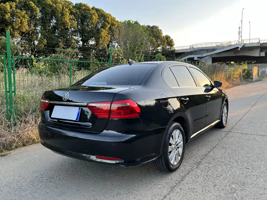 Lavida 1.6 L Auto Comfort