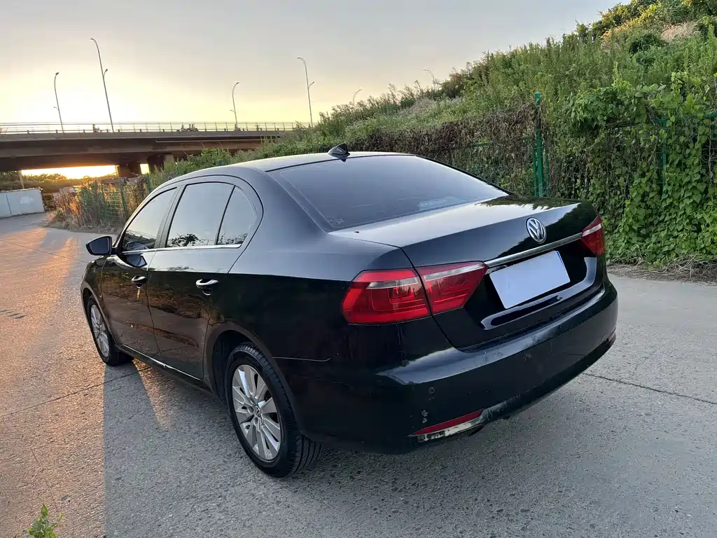 Lavida 1.6 L Auto Comfort