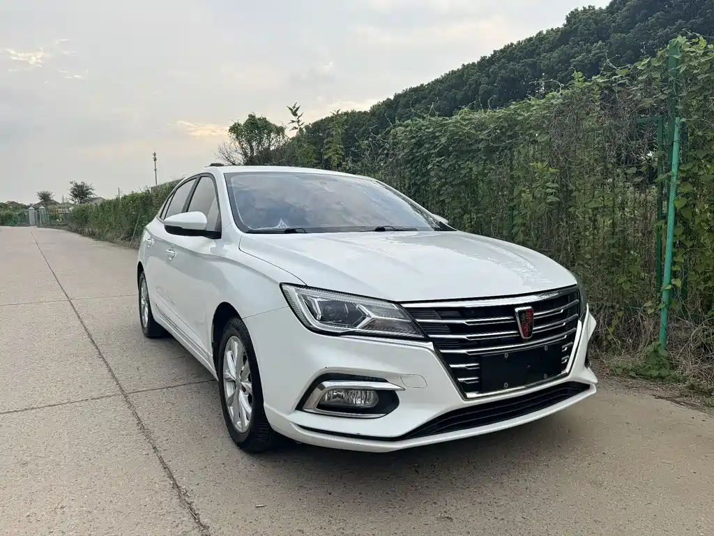 Roewe i5 1.5 L Auto 4 G Connected Leading Luxury