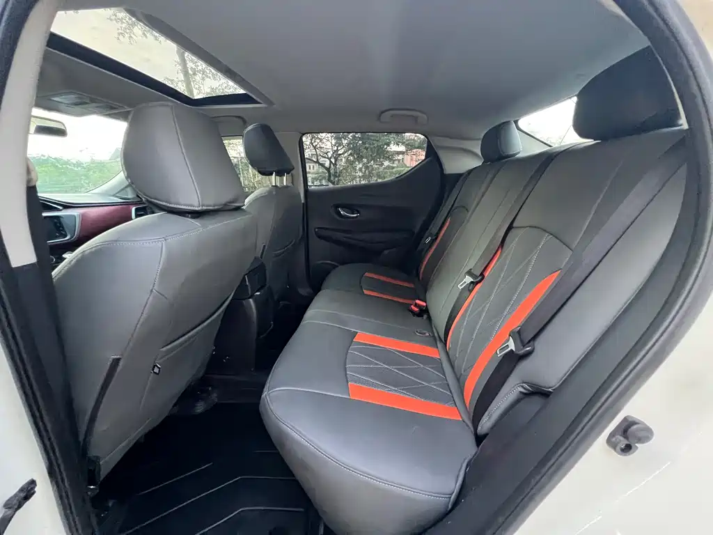 Lannia 1.6 L CVT Connected Smart Cool