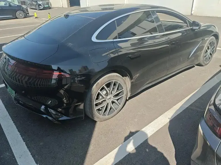 Denza Z9 1100 km 4 WD Max