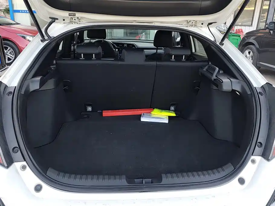 Civic HATCHBACK 220 TURBO CVT New Sharp Control