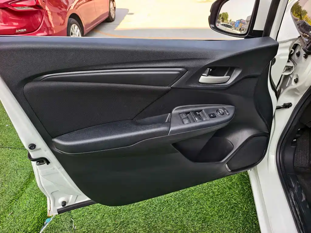 Fit 1.5 L CVT Comfort