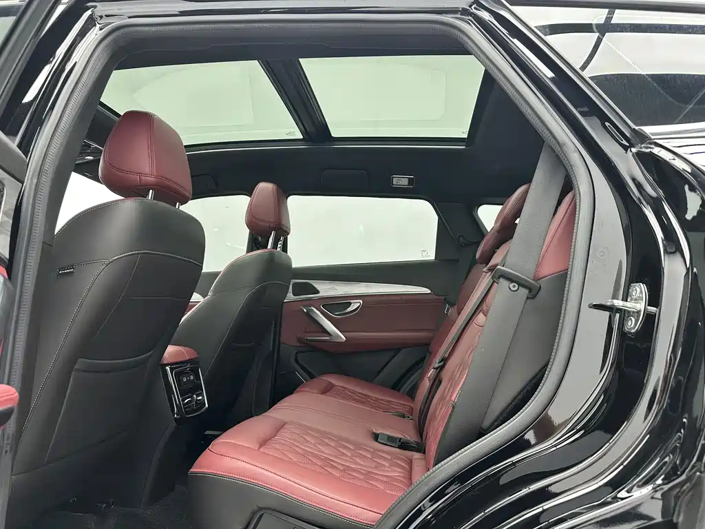 Jetour X70 PLUS 1.5 T DCT Brave PLUS 5-seat