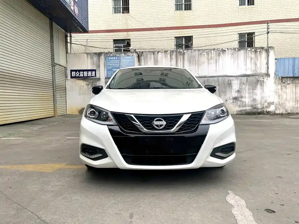 Tiida 1.6 L CVT Smart Travel