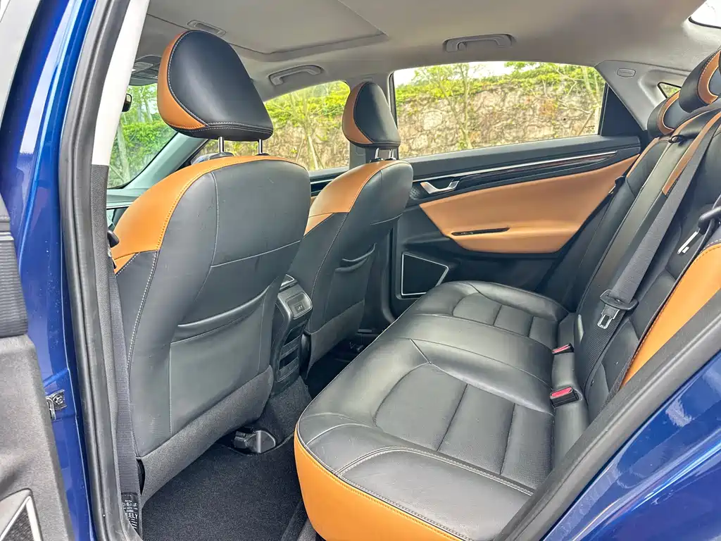 Emgrand GL 1.4 T CVT Distinguished