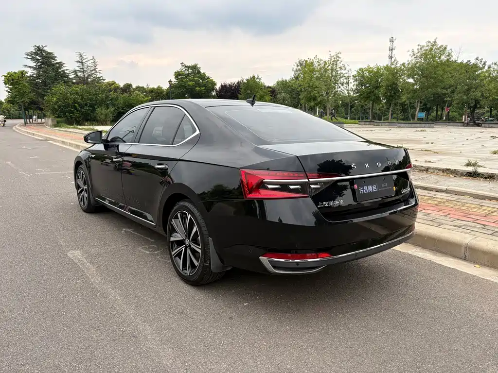 Superb TSI280 DSG Premium