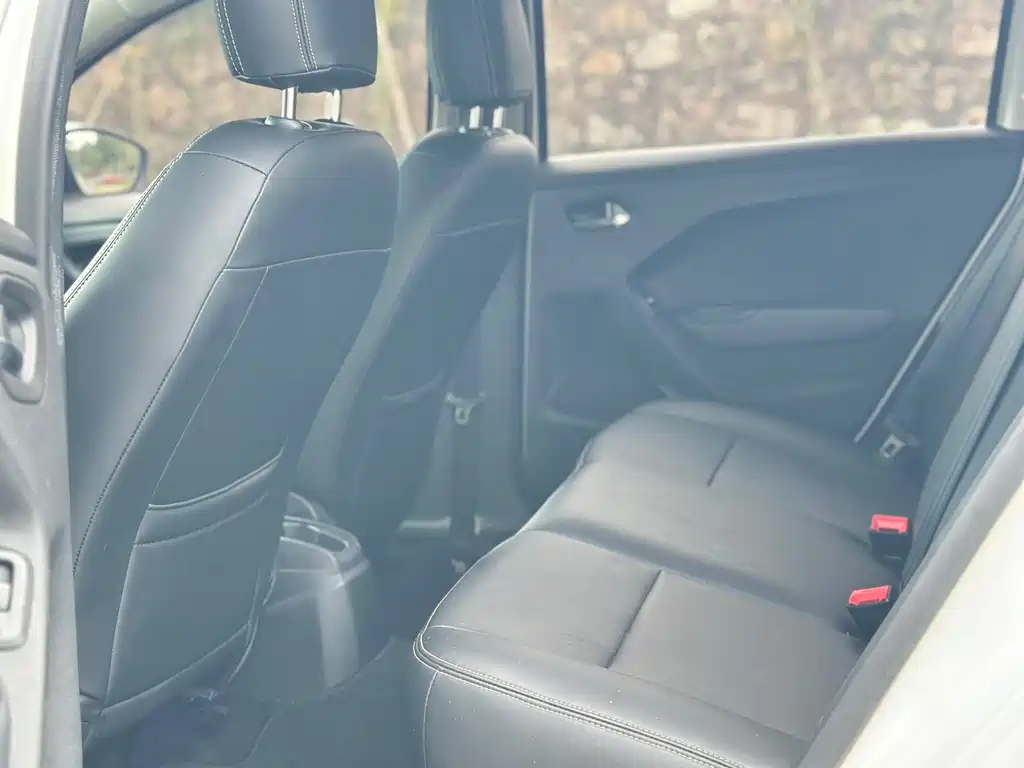 Peugeot 301 1.6 L Auto Comfort