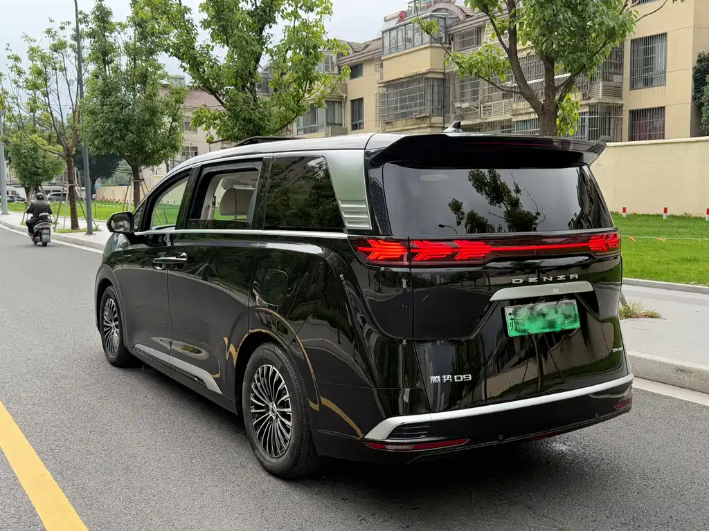 Denza D9 DM-i 1050 Premium