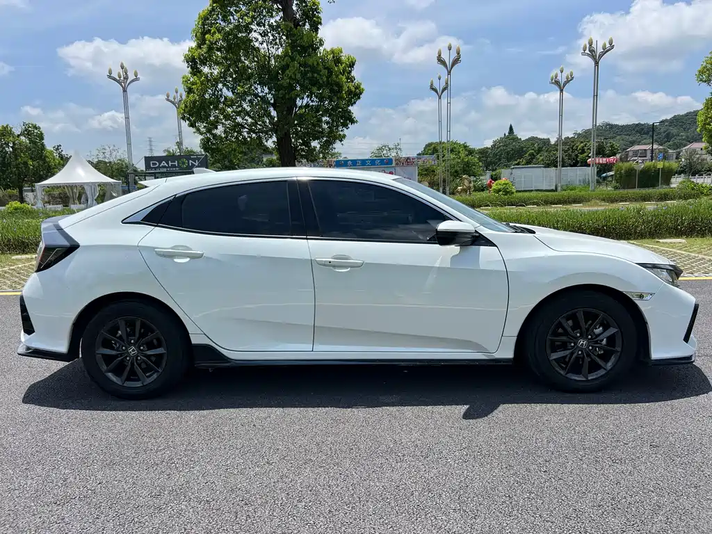 Civic HATCHBACK 220 TURBO CVT New Sharp Control