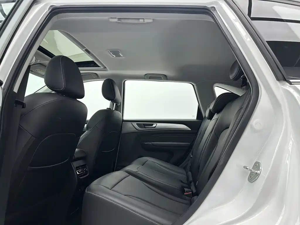 Haval M6 PLUS 1.5 T DCT Luxury Connected