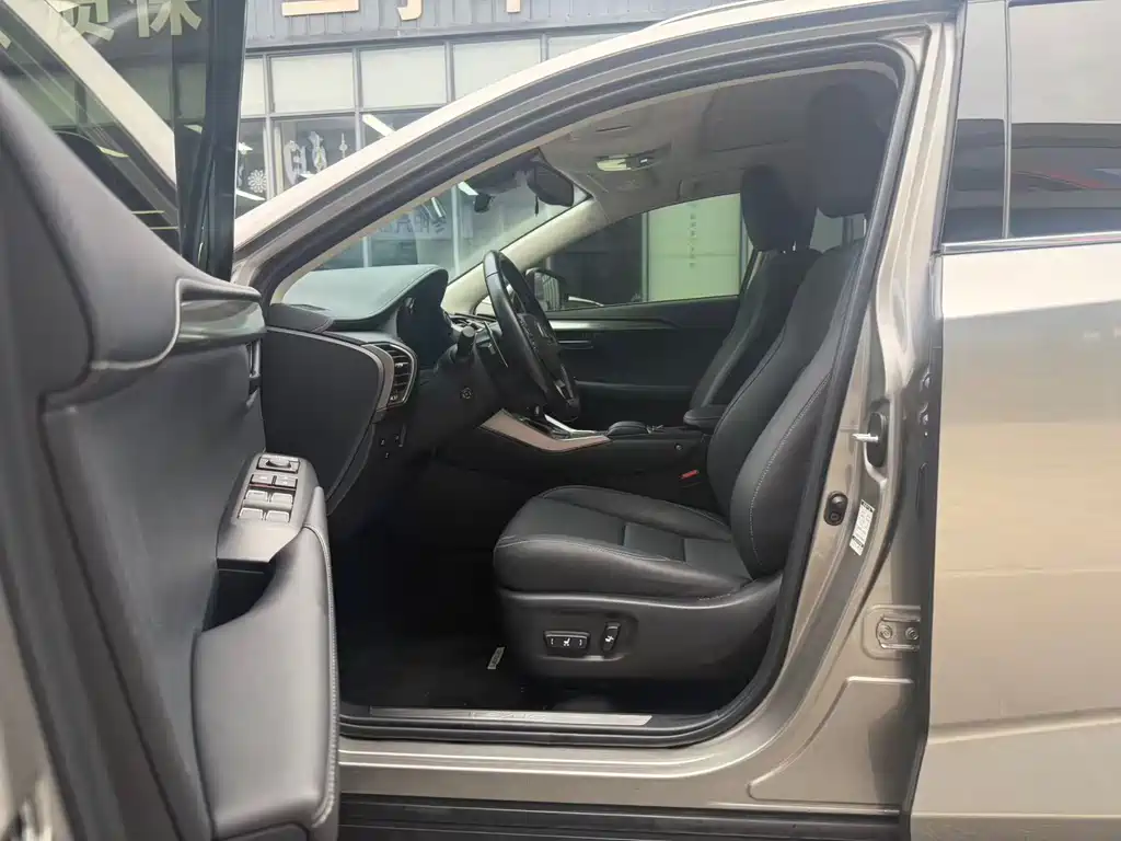 Lexus NX 200 AWD Sharp Style CN-VI