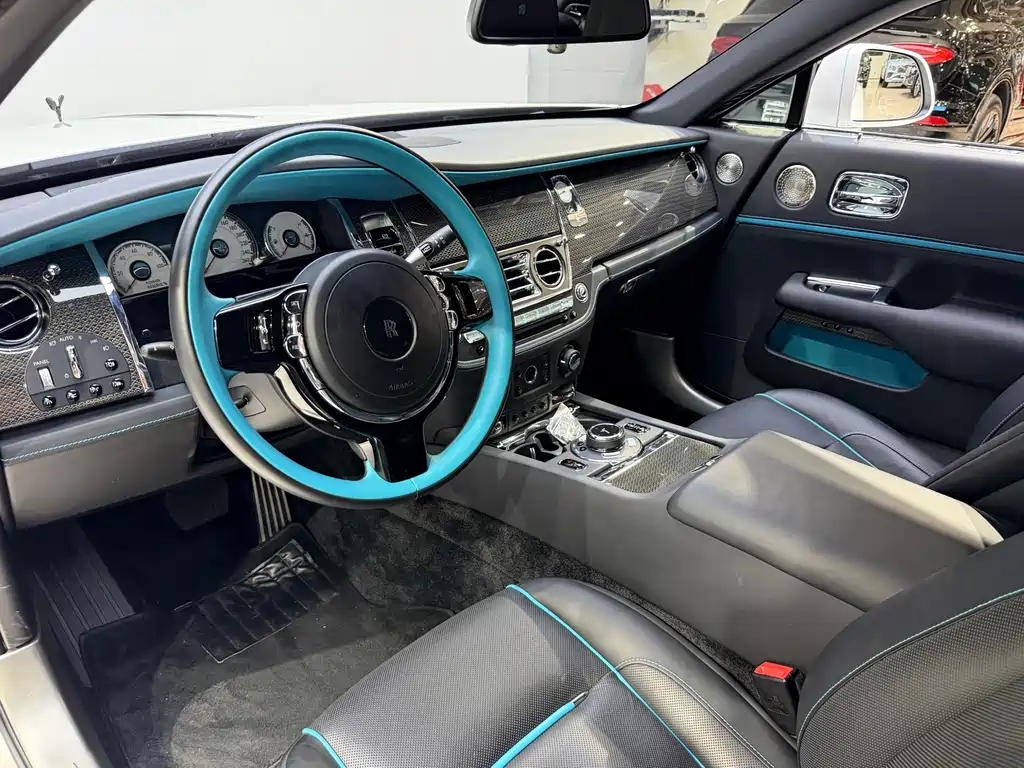Wraith 6.6 T Black Badge