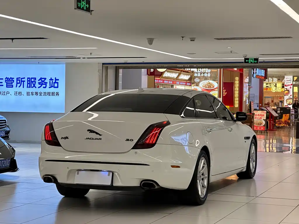 Jaguar XJ XJL 3.0 SC 2 WD Panoramic Business