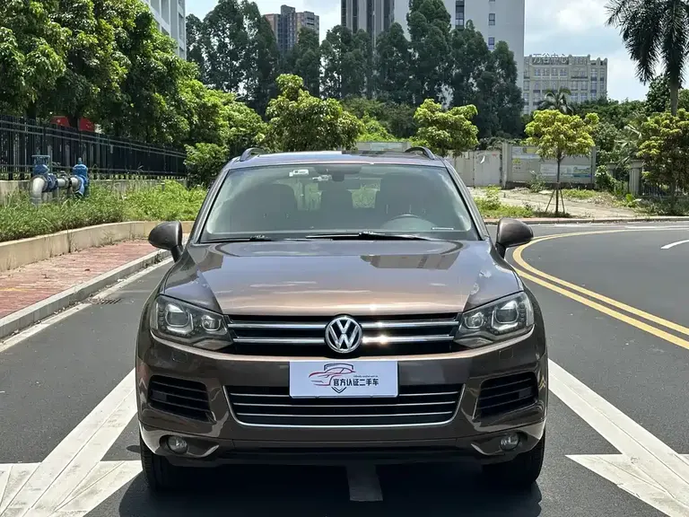 Volkswagen Touareg 3.0 TSI Standard Config