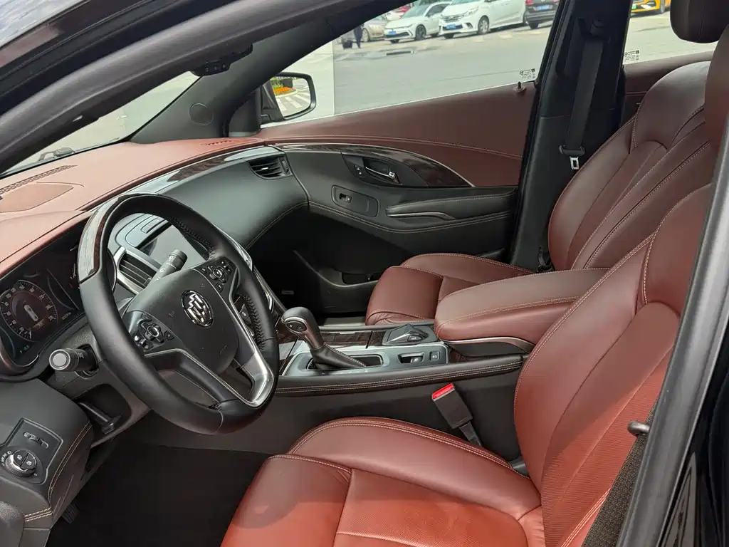 LaCrosse 2.4 L SIDI Luxury Comfort