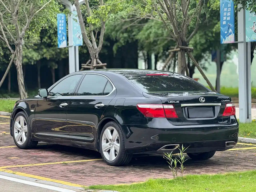 Lexus LS 460 L Luxury
