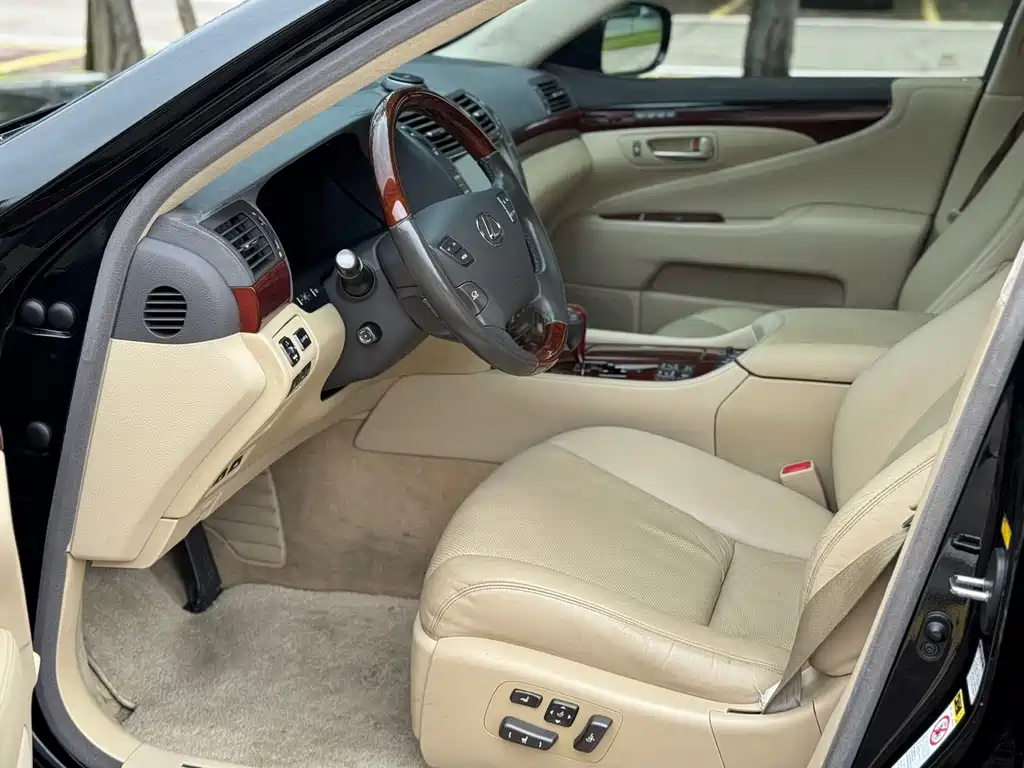 Lexus LS 460 L Luxury