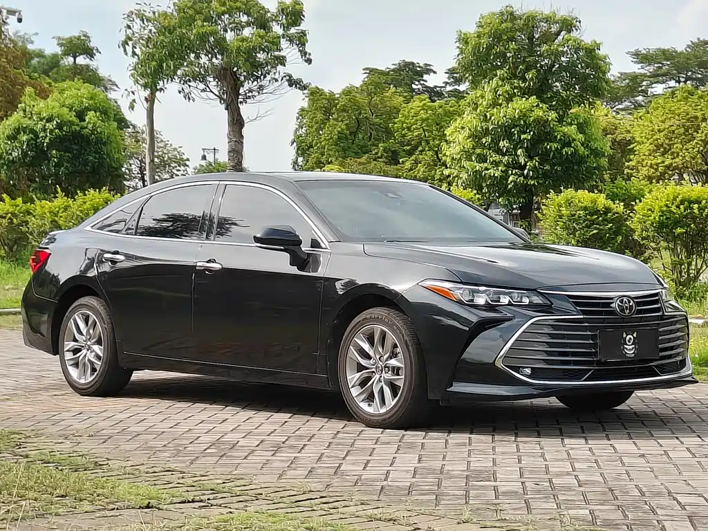 Avalon 2.5 L Luxury