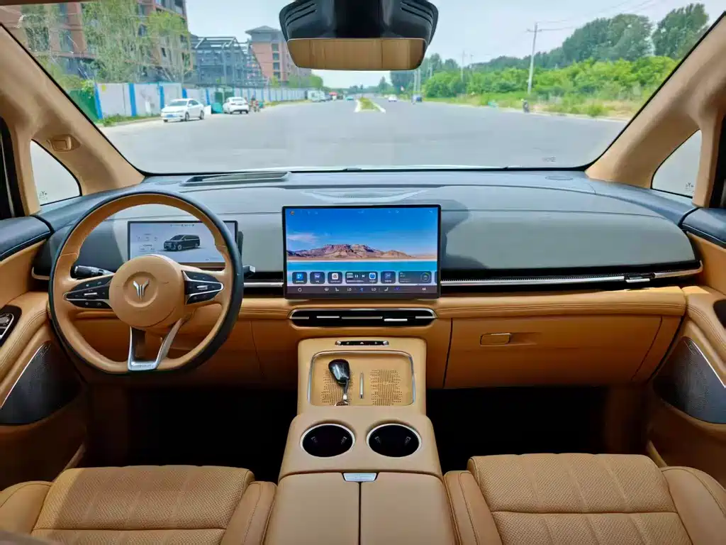 Voyah Dreamer PHEV 4 WD Flagship Qiankun