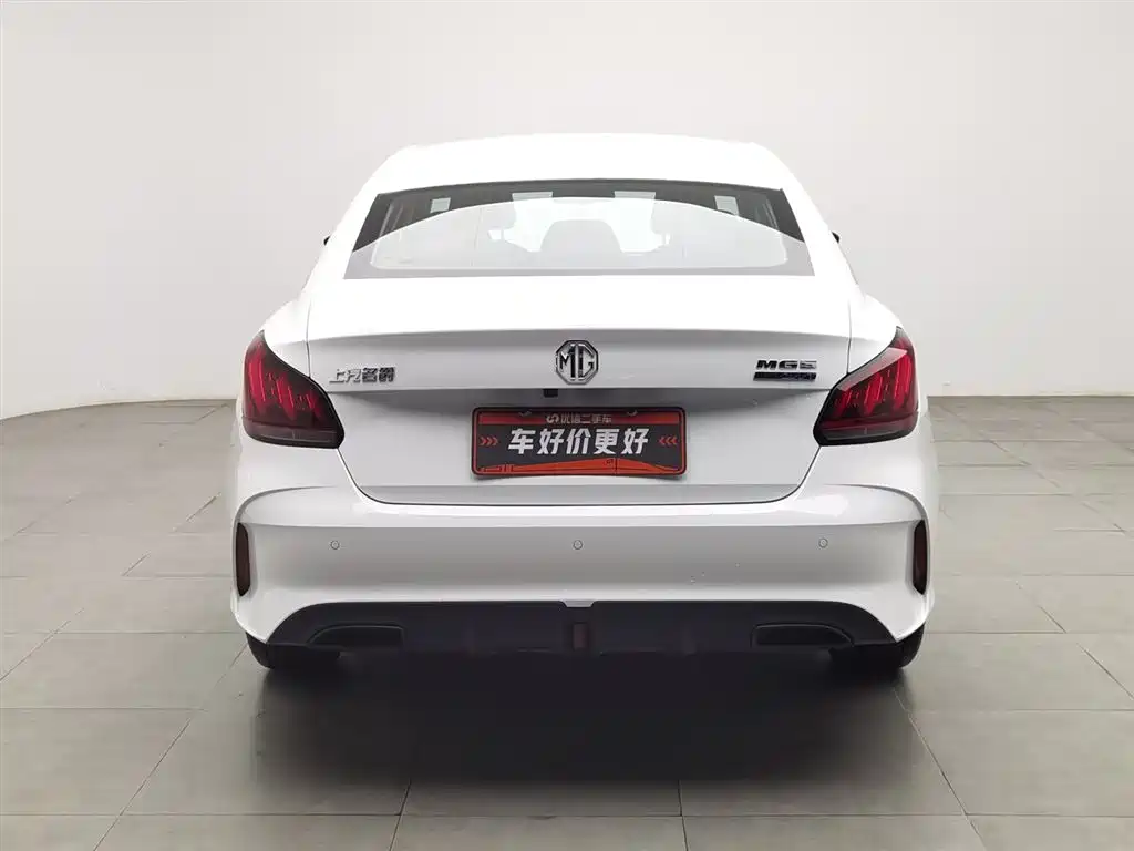 MG5 MG5 2023款 改款 180 DVVT 手动风尚版