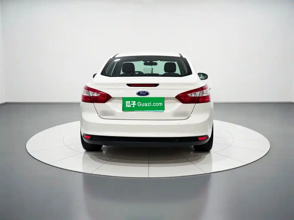 Focus Sedan 1.6 L Auto Comfort