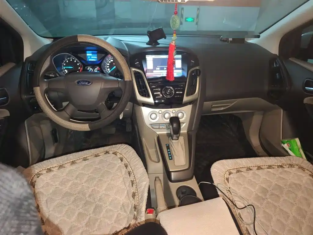 Focus Sedan 1.6 L Auto Comfort