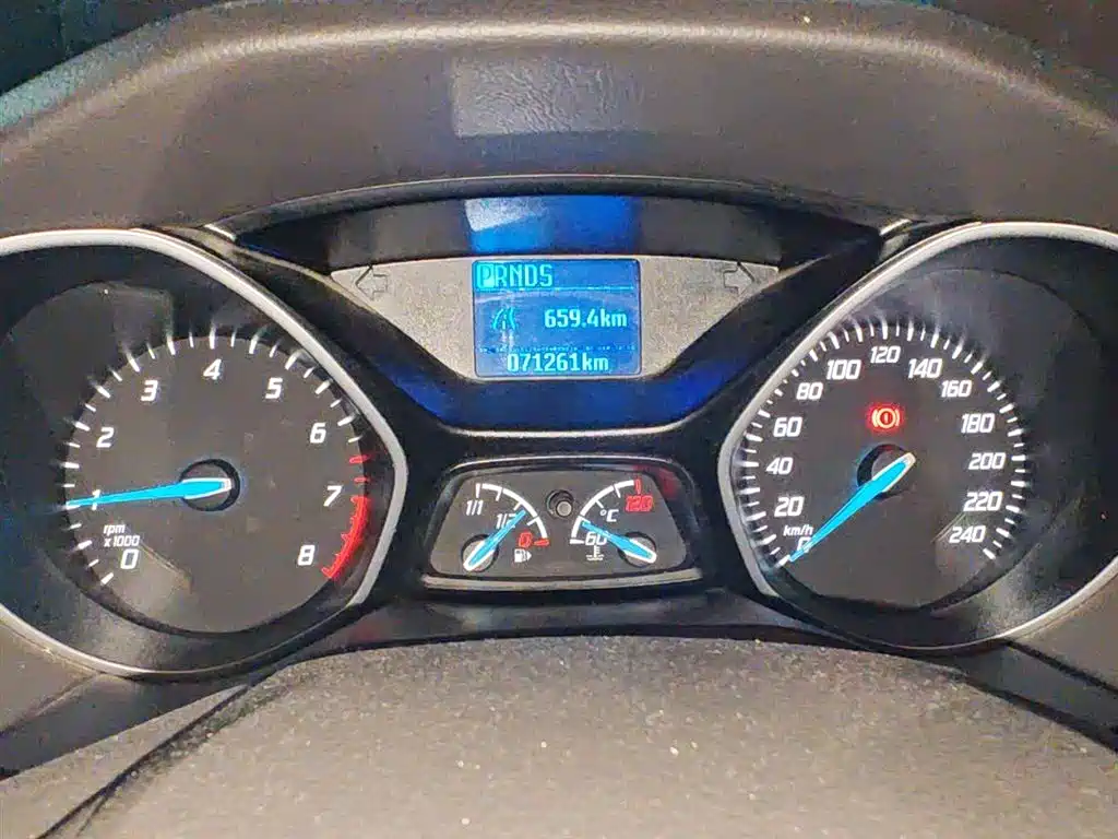Focus Sedan 1.6 L Auto Comfort