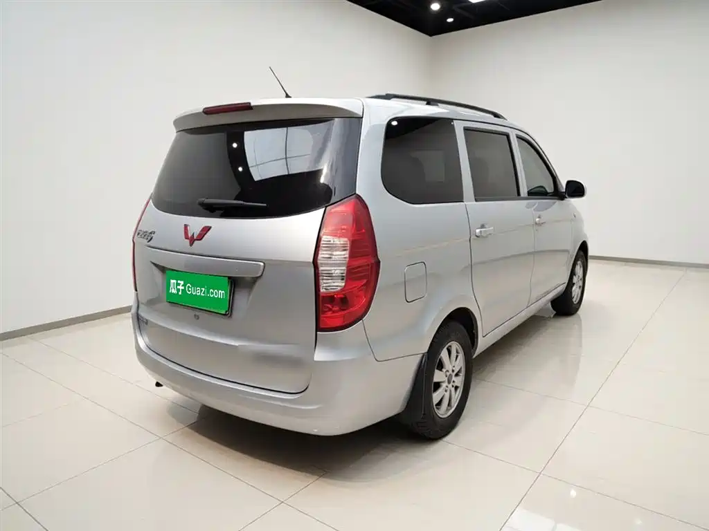 Wuling Hongguang 1.5 L S Standard