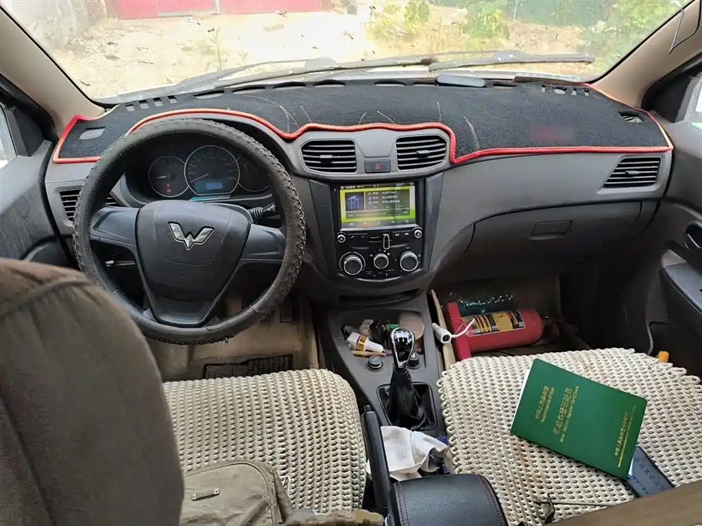 Wuling Hongguang 1.5 L S Standard