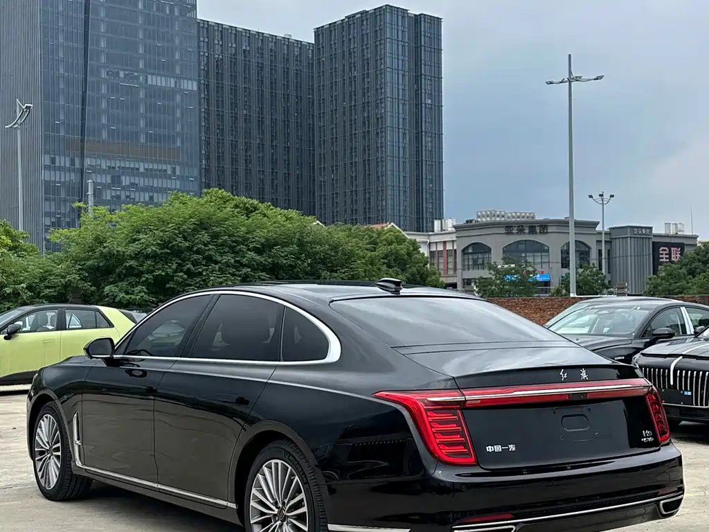 Hongqi H9 2.0 T Connected Flagship Enjoyment