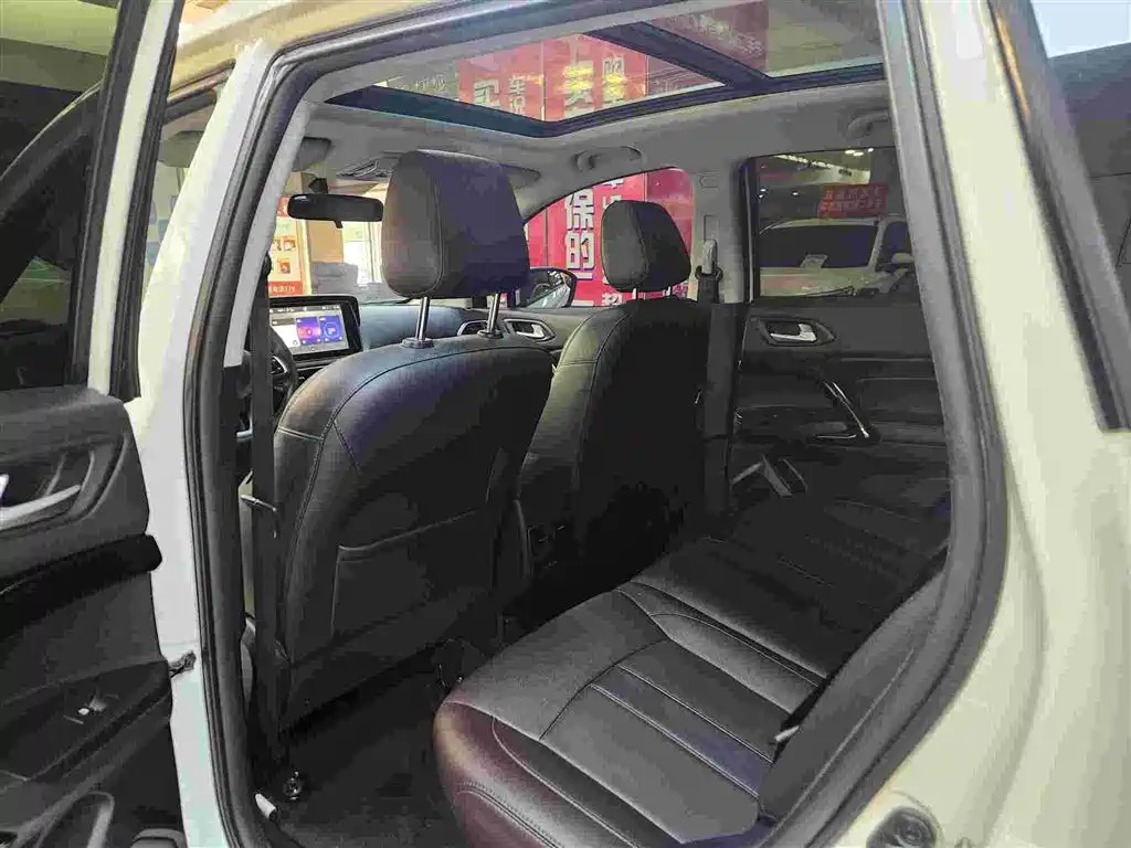 GAC Trumpchi GS4 传祺GS4 2019款 270 T 自动两驱豪华智联版