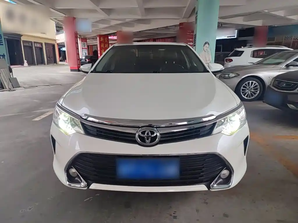 Camry 2.0 G 10 th Anniversary Commemorative Leading