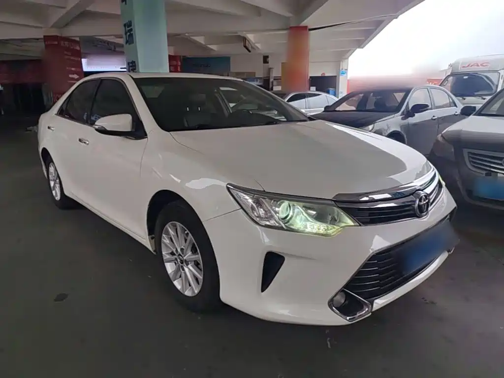 Camry 2.0 G 10 th Anniversary Commemorative Leading