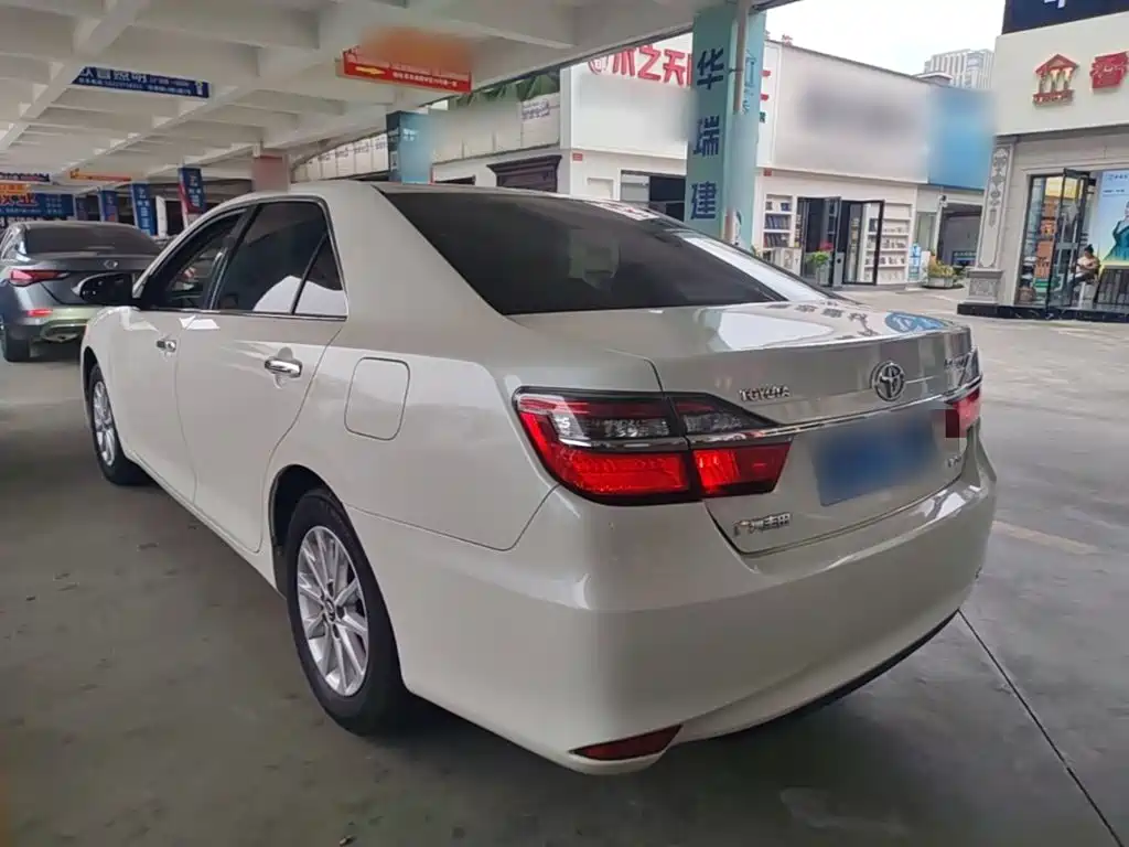 Camry 2.0 G 10 th Anniversary Commemorative Leading