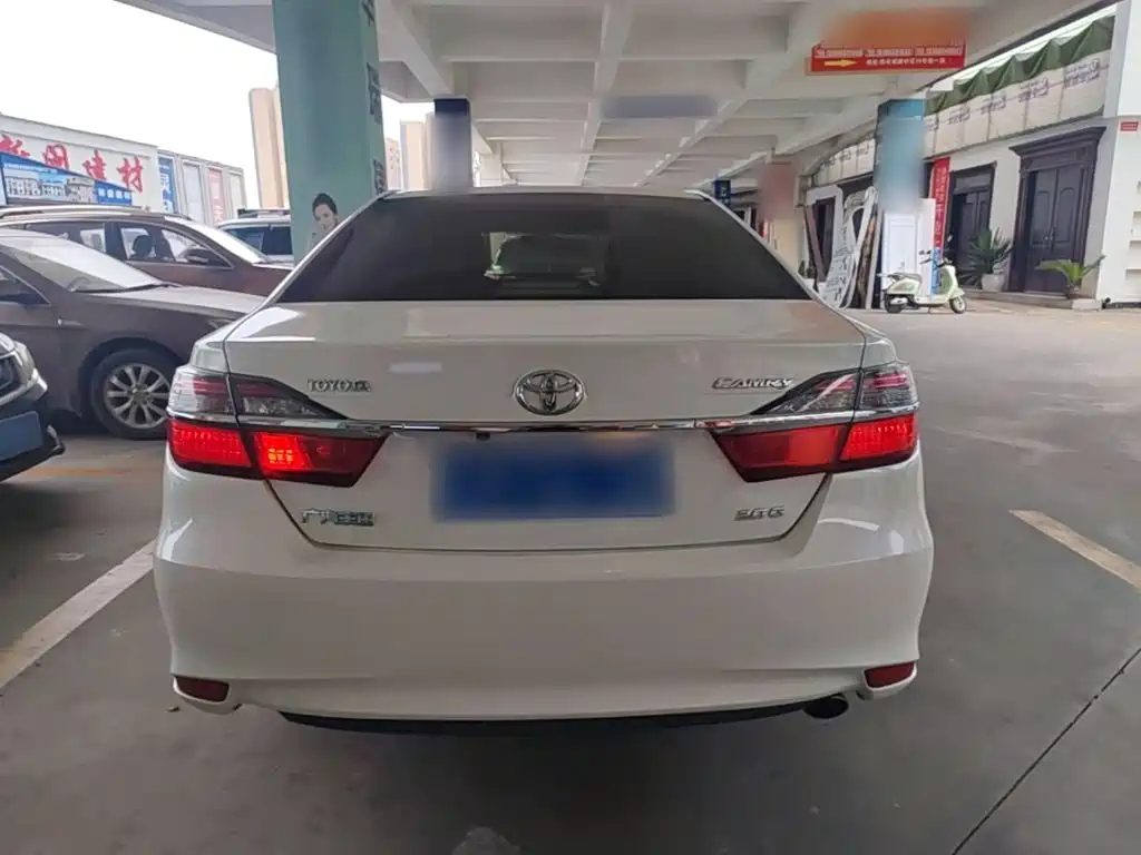 Camry 2.0 G 10 th Anniversary Commemorative Leading