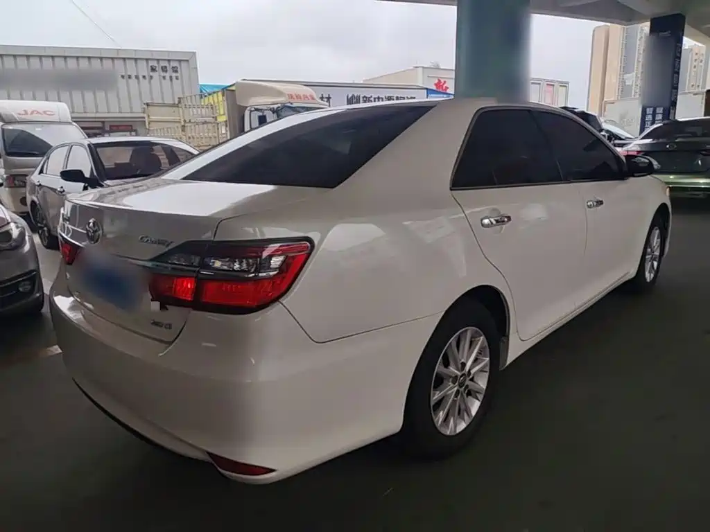 Camry 2.0 G 10 th Anniversary Commemorative Leading