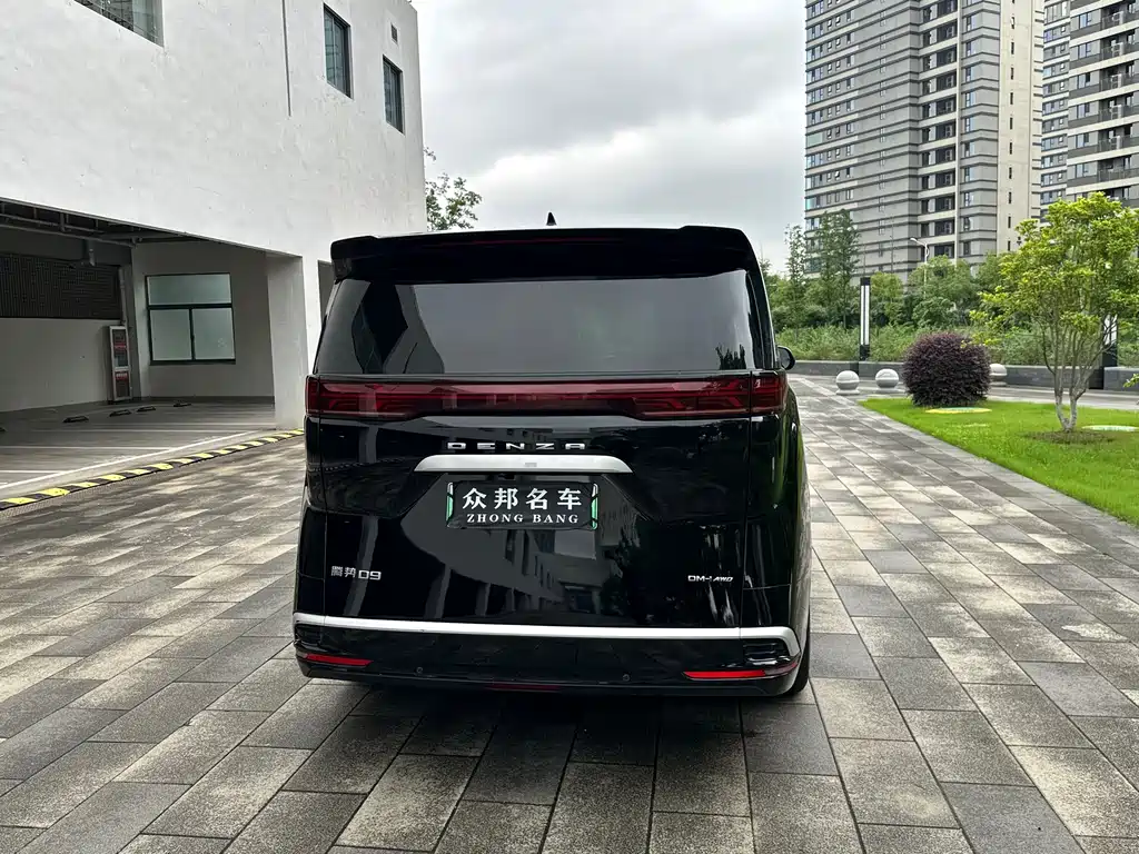 Denza D9 DM-i 1050 Premium