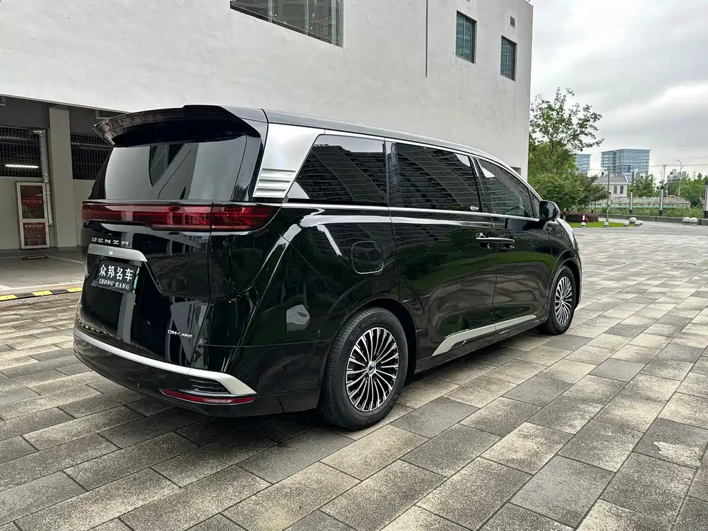 Denza D9 DM-i 1050 Premium