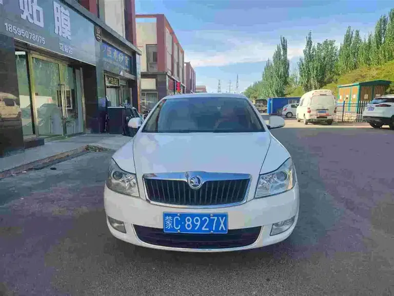 Skoda Octavia Classic 1.6 L Auto Yijie