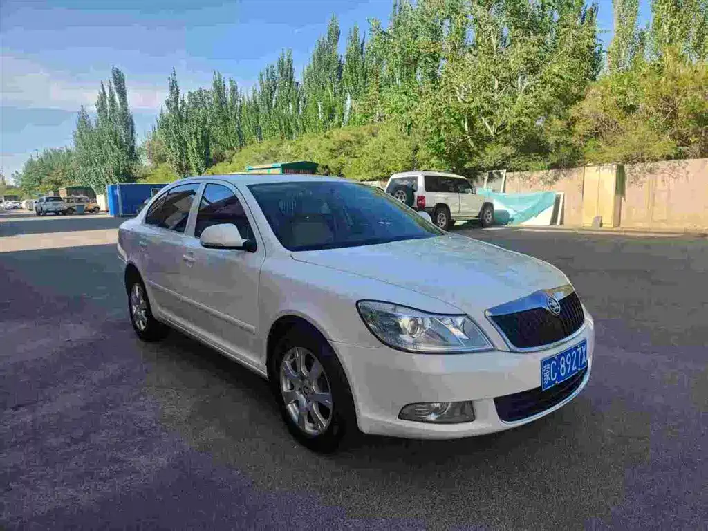 Octavia Classic 1.6 L Auto Yijie